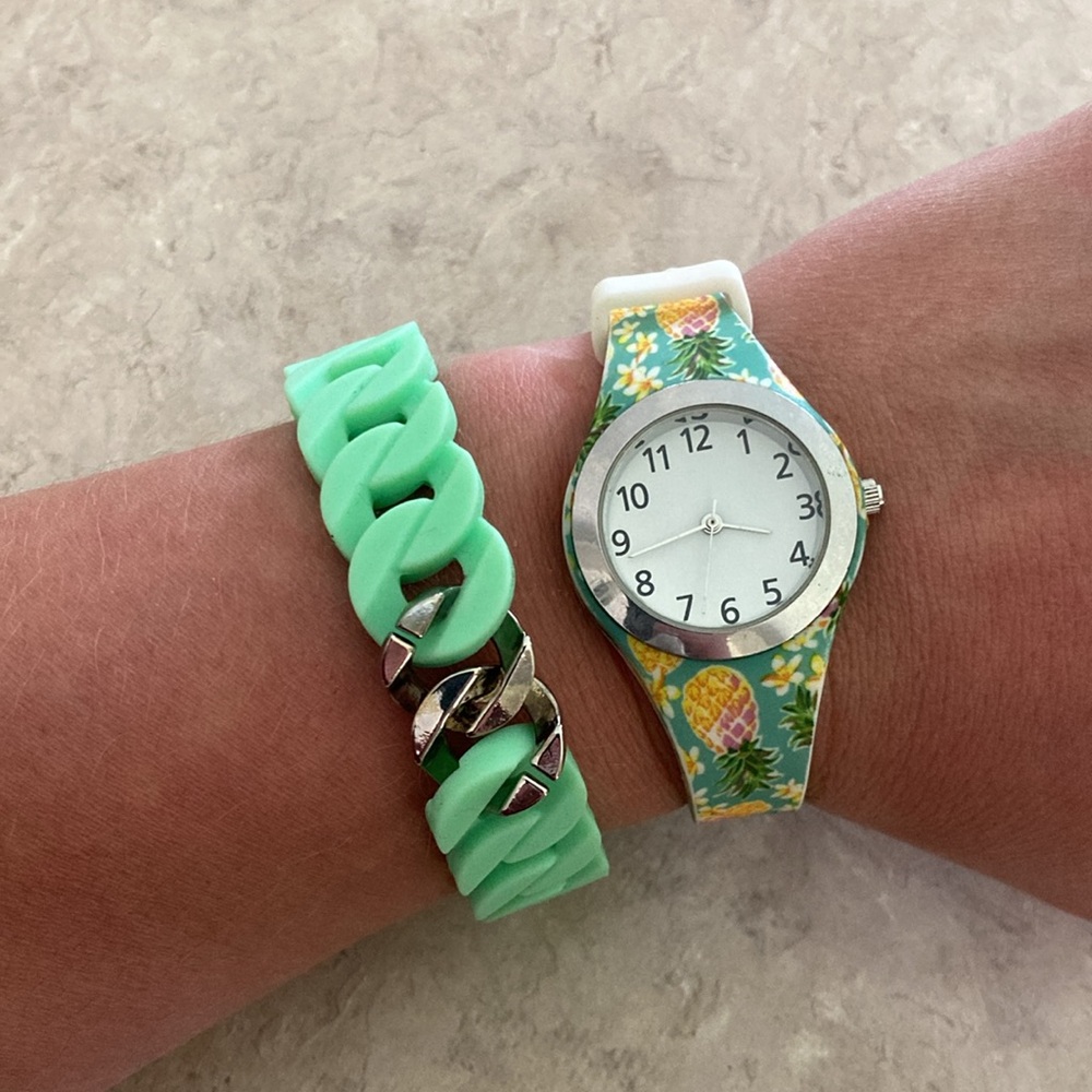 Pineapple watch with matching stackable bracelets!
